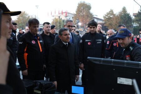 svg+xml,%3Csvg%20xmlns%3D%22http%3A%2F%2Fwww.w3 12 Kasım 2022 Ulusal Deprem Tabikatı.