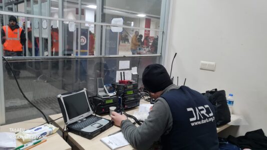 svg+xml,%3Csvg%20xmlns%3D%22http%3A%2F%2Fwww.w3 2023 Deprem Felâketindeki Çalışmalarımız (HATAY / İskenderun)