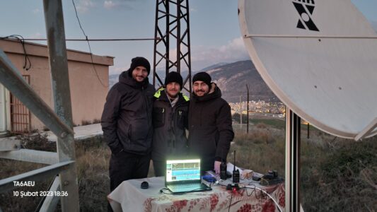 svg+xml,%3Csvg%20xmlns%3D%22http%3A%2F%2Fwww.w3 2023 Deprem Felâketindeki Çalışmalarımız (HATAY / İskenderun)