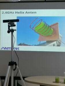 svg+xml,%3Csvg%20xmlns%3D%22http%3A%2F%2Fwww.w3 QO-100 Haberleşme uydusu seminerine katıldık