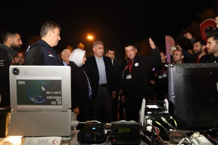 svg+xml,%3Csvg%20xmlns%3D%22http%3A%2F%2Fwww.w3 24. YILINDA 12 KASIM '99 DEPREMİ