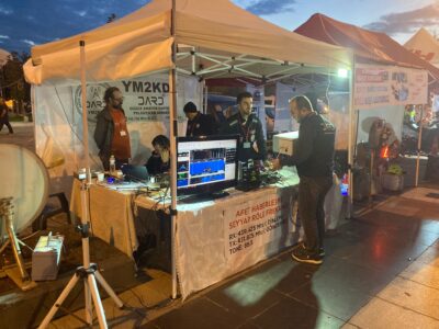 svg+xml,%3Csvg%20xmlns%3D%22http%3A%2F%2Fwww.w3 24. YILINDA 12 KASIM '99 DEPREMİ