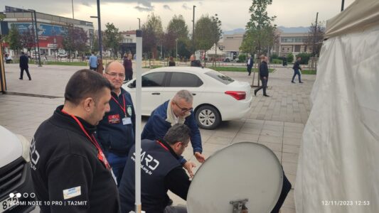 svg+xml,%3Csvg%20xmlns%3D%22http%3A%2F%2Fwww.w3 24. YILINDA 12 KASIM '99 DEPREMİ