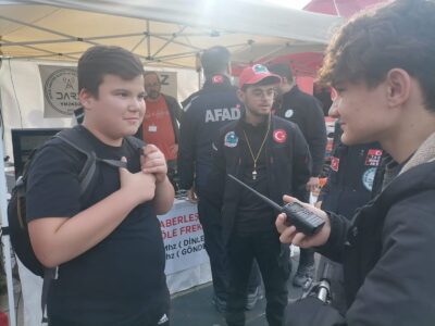 svg+xml,%3Csvg%20xmlns%3D%22http%3A%2F%2Fwww.w3 24. YILINDA 12 KASIM '99 DEPREMİ