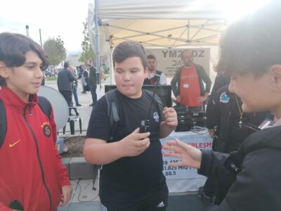 svg+xml,%3Csvg%20xmlns%3D%22http%3A%2F%2Fwww.w3 24. YILINDA 12 KASIM '99 DEPREMİ