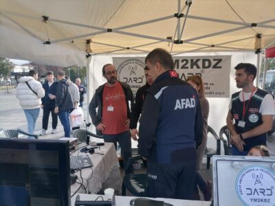 svg+xml,%3Csvg%20xmlns%3D%22http%3A%2F%2Fwww.w3 24. YILINDA 12 KASIM '99 DEPREMİ