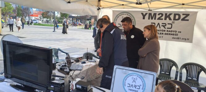 svg+xml,%3Csvg%20xmlns%3D%22http%3A%2F%2Fwww.w3 24. YILINDA 12 KASIM '99 DEPREMİ