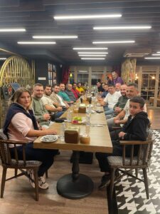 svg+xml,%3Csvg%20xmlns%3D%22http%3A%2F%2Fwww.w3 DARD81’den TRAC Karadeniz Ereğli Şubesi’ne Dostluk Ziyareti