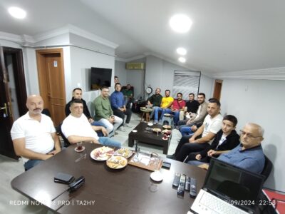 svg+xml,%3Csvg%20xmlns%3D%22http%3A%2F%2Fwww.w3 DARD81’den TRAC Karadeniz Ereğli Şubesi’ne Dostluk Ziyareti